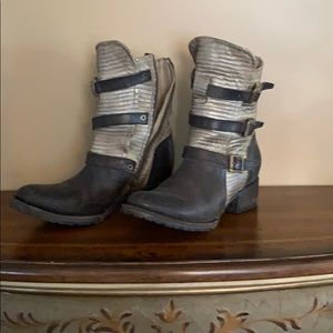 Freebird by Steve Madden women’s boots